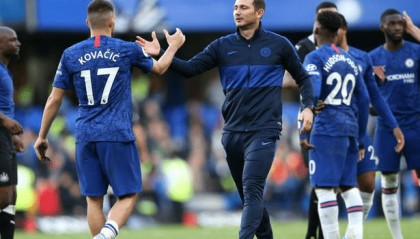  阿森纳防线失误造致命失球  