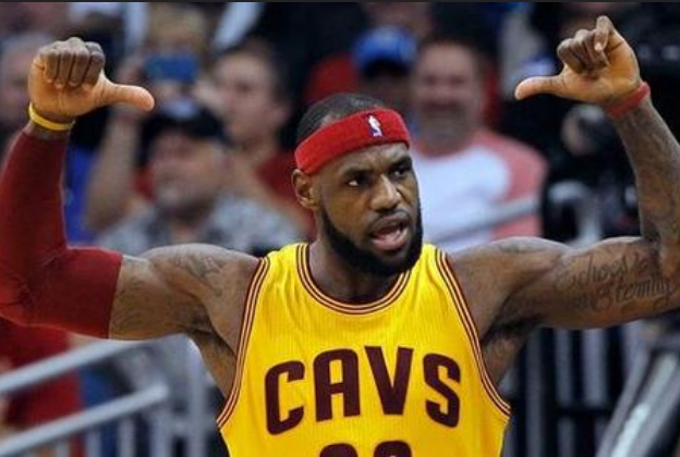  詹姆斯再创纪录，生涯总分破四万  