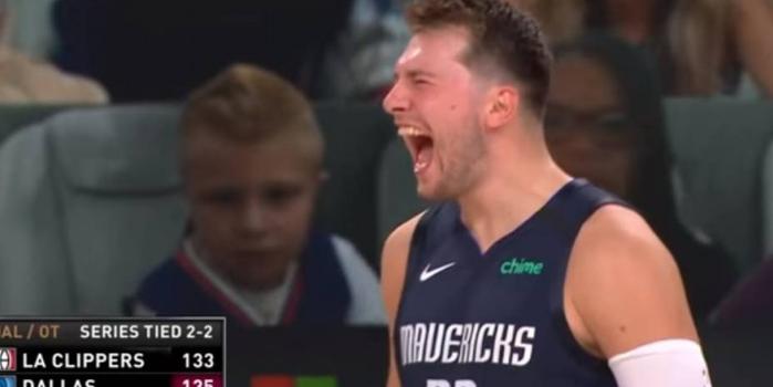  东契奇超远三分绝杀独行侠逆转战胜快船队